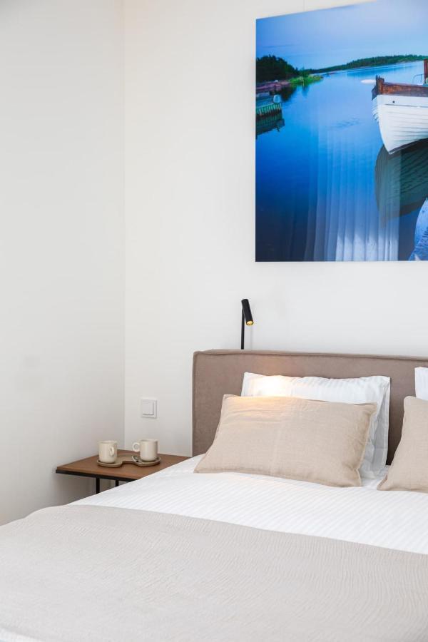 En Suite Bedrooms At Reckenthal House By Rentaroo Luxembourg Extérieur photo