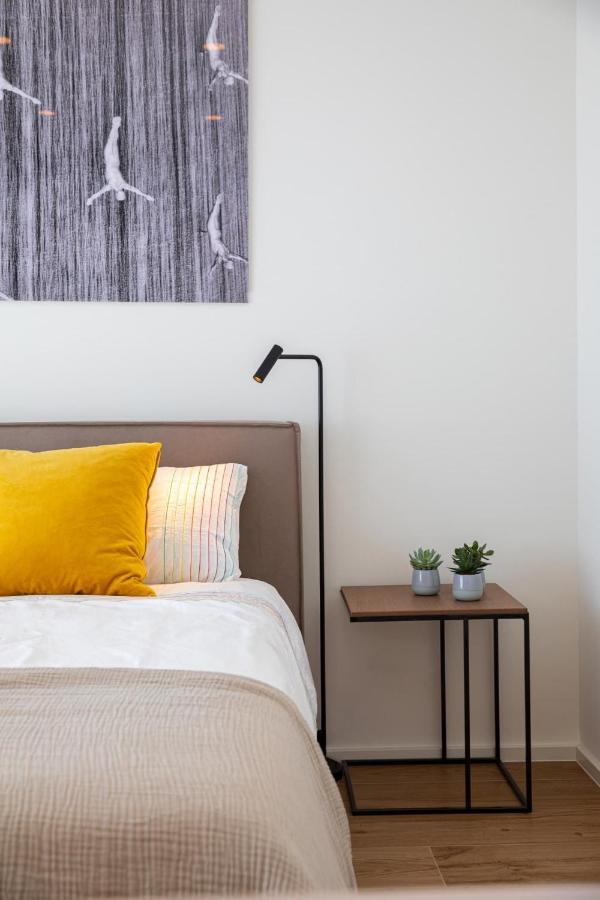 En Suite Bedrooms At Reckenthal House By Rentaroo Luxembourg Extérieur photo